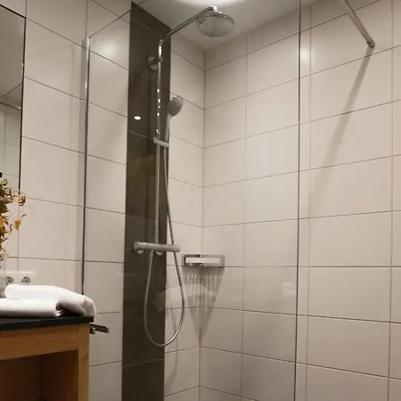 Apartman In Near Lifts